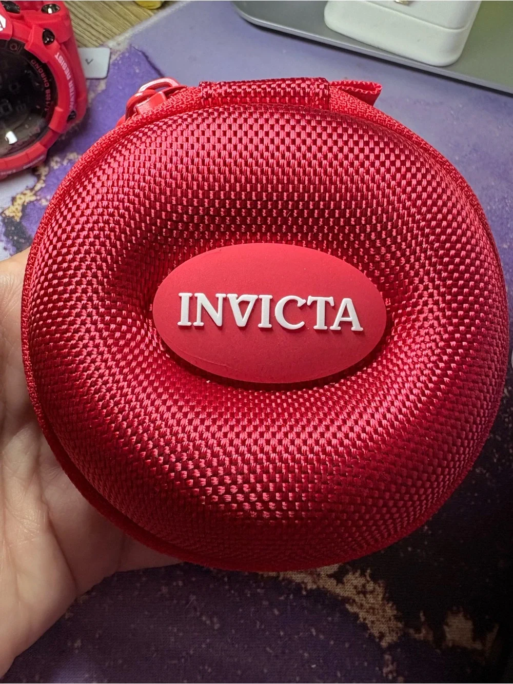 Invicta bold red